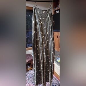 Floral Patterned jumpsuit in Olive Green
